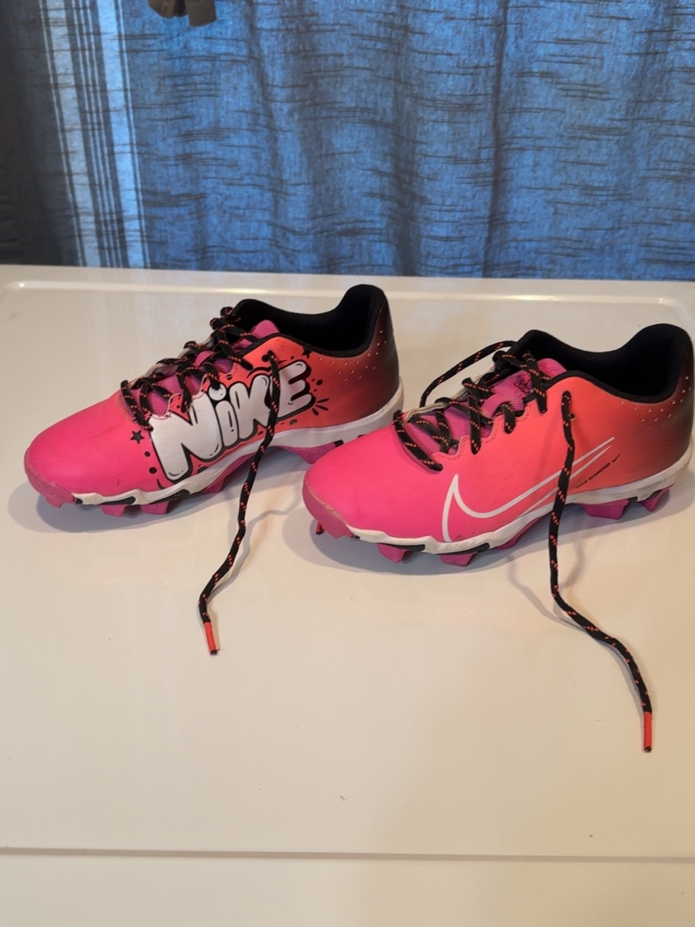 Nike Kids Pink Gradient Softball Cleats with Graphic Logo